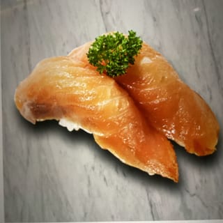 Sake Kunsei Nigiri (Smoked Salmon)
